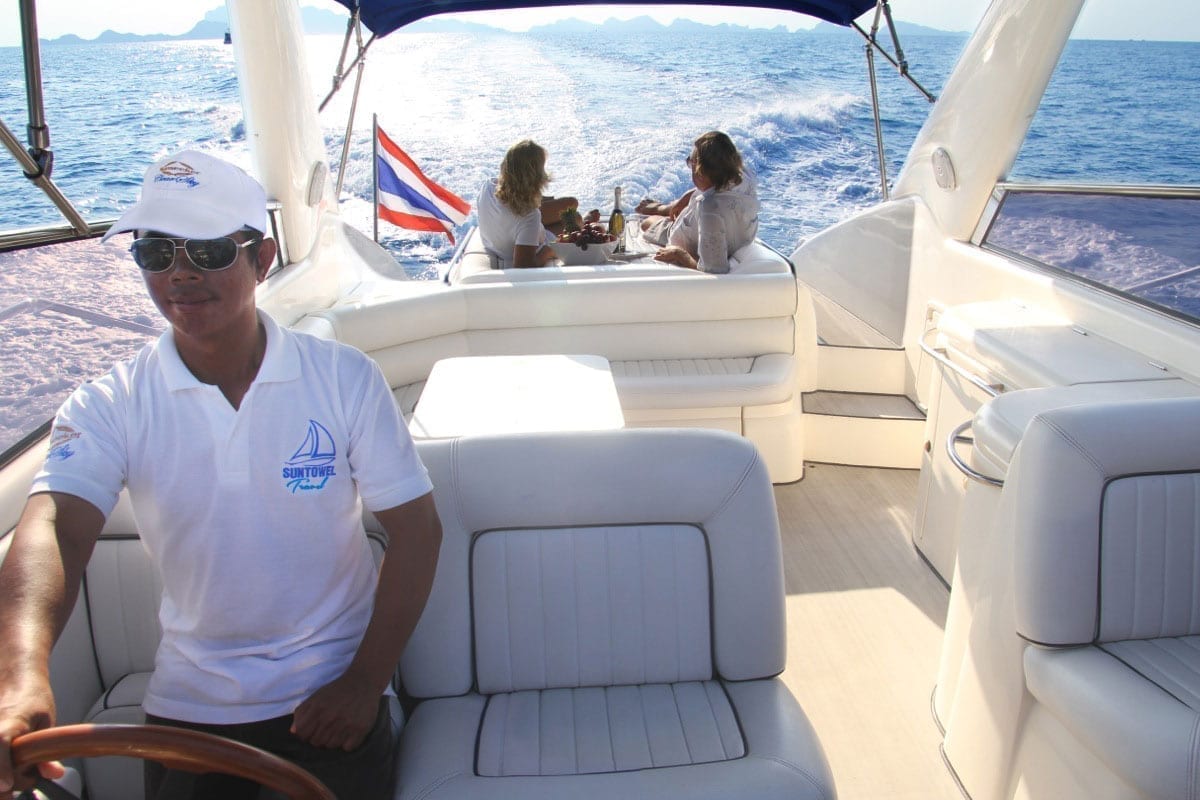 Diving tours with a Sunseeker motor yacht